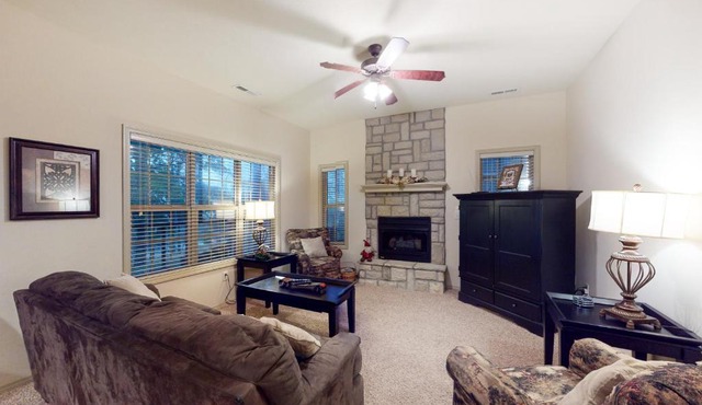Silver Dollar Hideaway in Branson West