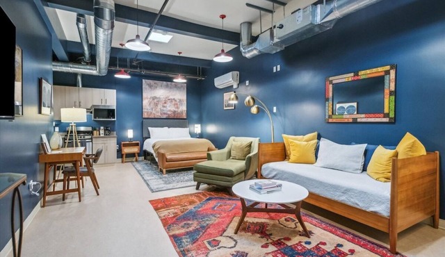 Skylit Industrial Studio – No Windows, Ultra Quiet + Full Kitchen in Portland