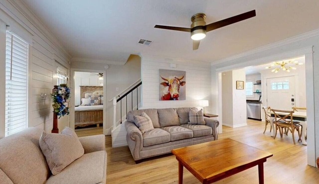 Spacious Central Charm - Central College Station Location by Lovely Central Park in College Station