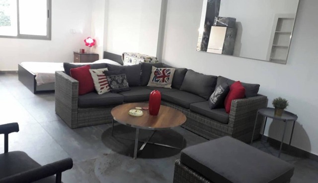 Studio In Dbayeh In A Prime Location, Wifi, 38sqm
