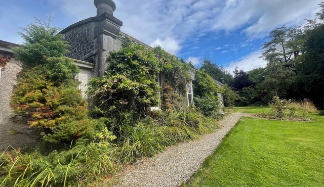 Stunning 7 bed riverside country house for 20 people with gardens and woodland in Limerick