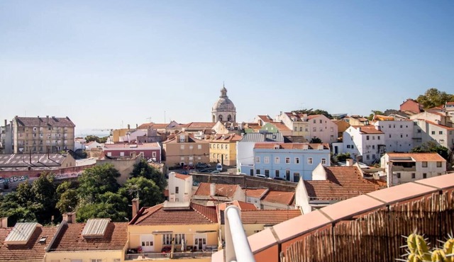 Stylish Lisbon Apartment with 140 m² Terrace in Graça