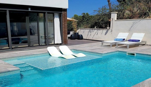 Stylish Modern Villa on the Outskirts of Sitges in Olivella