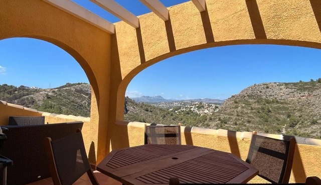 Sunny and very quiet apartment with gorgeous mountain and valley views