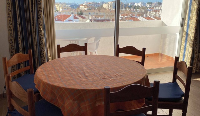 T2 with air conditioning in the center of Albufeira, 5 minutes from S. Eulália beach