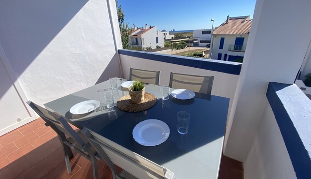 TER 22C - Renovated, aircon, seaview and with pool