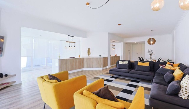Terrace overlooking the Tagus River - Spacious and modern apartment in Almada