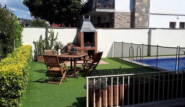"The Lemon Tree Home" Villa with private pool and garden in Premià de Dalt