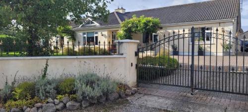 The Yoke Apt Peaceful Private Garden views in Ballybrittas