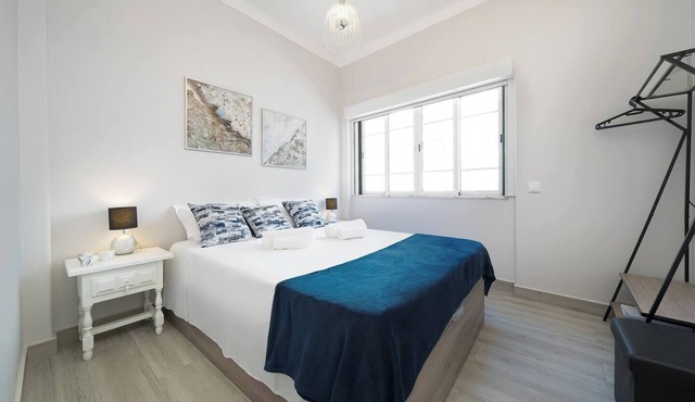 This apartment is a 3 bedroom(s), 1 bathrooms, located in Portimão, Faro.