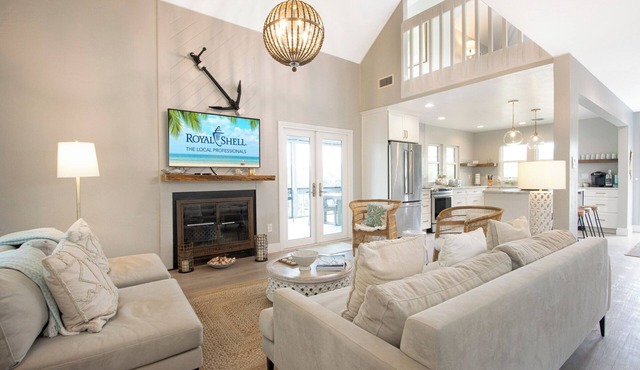 Three Bedroom, Two Story Home with Loft Located in Sunset Captiva - Sunset Captiva 31 in Captiva Island