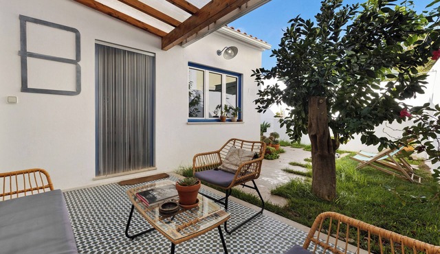 Tiny Home 'Casa Das Cantonas Valada' with Shared Pool, Wi-Fi and Air Conditioning in Valada
