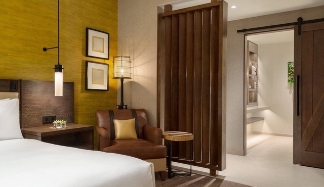Unwind in Spacious King Stay w/Walk-In Shower Near Moab Stunning Sites in Moab