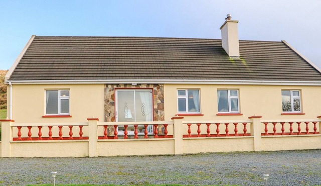 UPPER HAVEN, pet friendly, with open fire in Eyeries, County Cork in Eyeries
