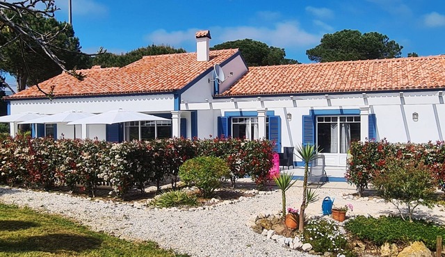 Vacation home PMR standard in quiet location near sea, shops and town center