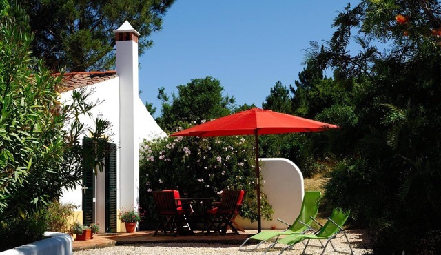 Vale do Guizo Casa Nascente, comfortable countryside home, close to the sea