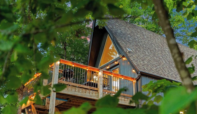 Views! Lux A-Frame w/Private Hot Tub and Fire Pit. King Beds! in Lampe