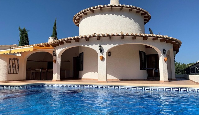 Villa Aurora - private pool, 4 p in Pego