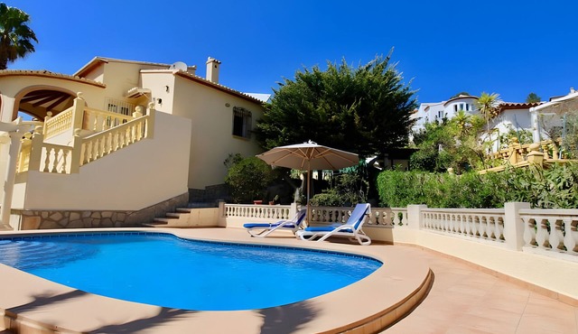 Villa 'Bárbara' with Mountain View, Private Pool and Air Conditioning in Pedreguer