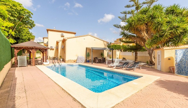 Villa 'Costeres' with Private Pool, Wi-Fi and Air Conditioning