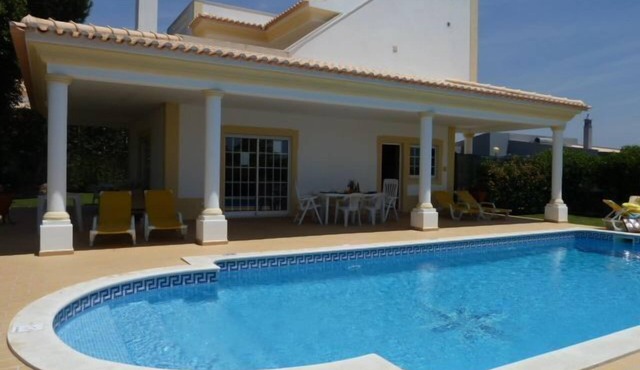 Villa Estrelicia, Albufeira. A/C Quality, Very Private, 5 Bedroom Luxury Villa. For 10-12 persons