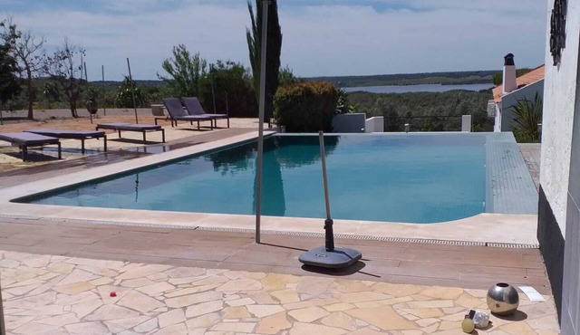 Villa "Herdade Fonte Ferreira - Azeite" with Lake View, Pool, A/C, Wi-Fi & Balcony in Aviz