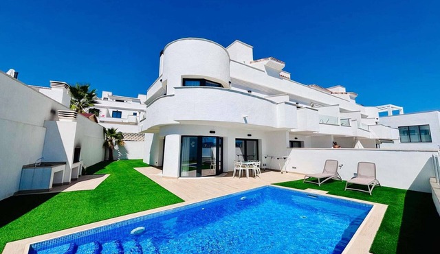 Villa in Finestrat privézwembad, zee- en bergzicht
