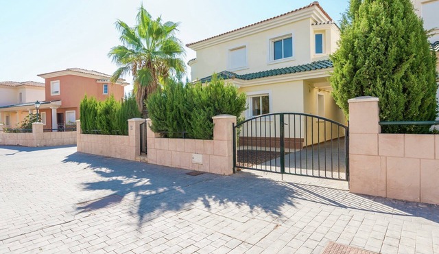 Villa in Murcia with Private Pool and Garden in Baños Y Mendigo