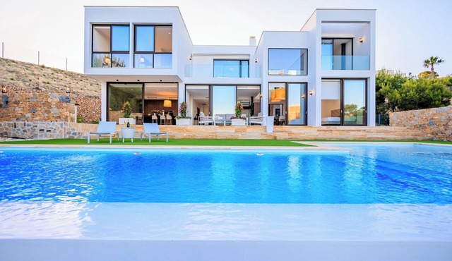 Villa Martin Stone Las Colinas Golf Country Club in VC