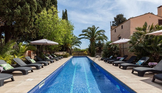 Villa 'Masia Notari Casabona' with Private Pool, Wi-Fi and Air Conditioning