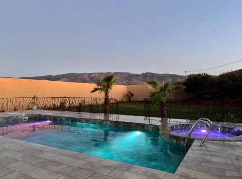Villa moderne avec grande piscine sans vis-à-vis Berkane Saïdia