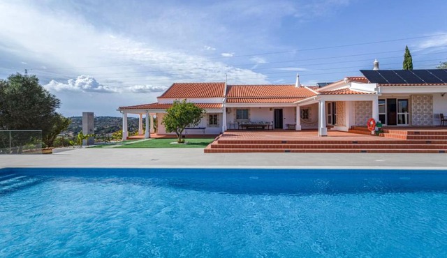 Villa Monte do Pataco in Paderne