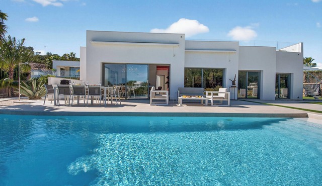 Villa PinkBirdie de Luxe. Frontline Golf Las Colinas Piscine Rooftop Bali Lounge in Dehesa de Campoamor
