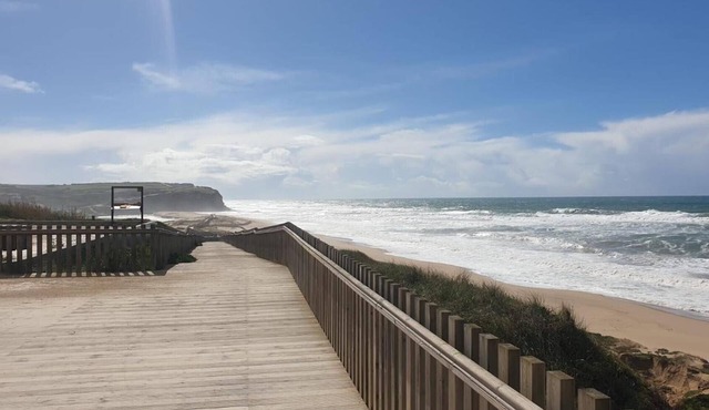 Villa 'Praia Azul Beach and Sun' with sea view, private garden, and Wi-Fi access