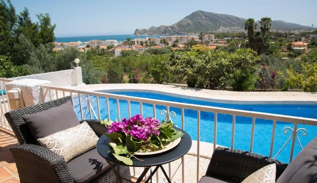 Villa 'Samar Altea Grupo Terra De Mar' with Sea View, Wi-Fi and Air Conditioning in Altea