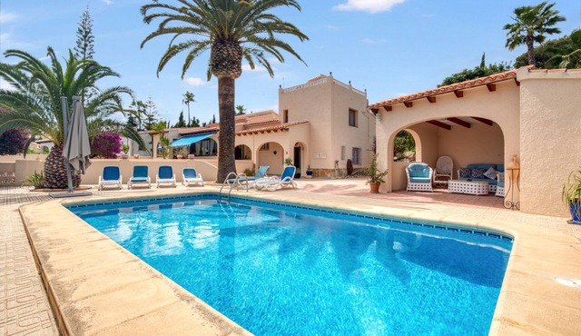 Villa "Shalimar" in Moraira with Pool & Wi-Fi
