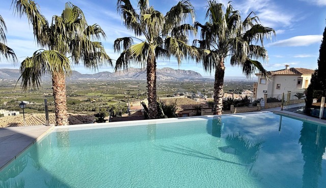 Villa Titulabo, 6p, private pool in Orba