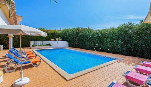 Villa White Sands - Your Private Oasis, Heated Pool, Beaches & Strip Nearby