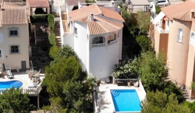 Villa with private swimming pool, very quiet location, beach 6 km, town 4 km