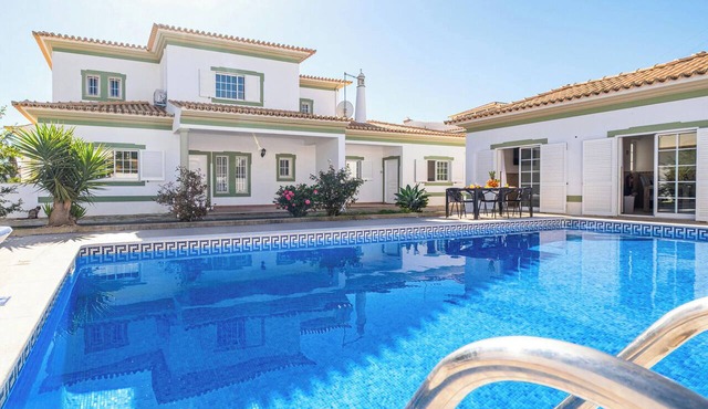 Villa with Saltwater Swimming Pool