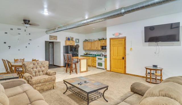 Walkable Main St Studio Near Lake Cochrane in Gary
