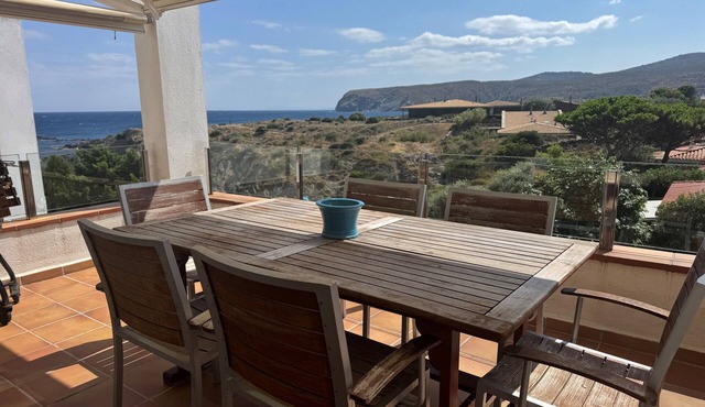 Waterfront apartment in Cadaqués