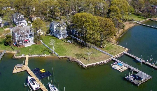Waterfront Estate w/Private Beach + Dock in Annapolis