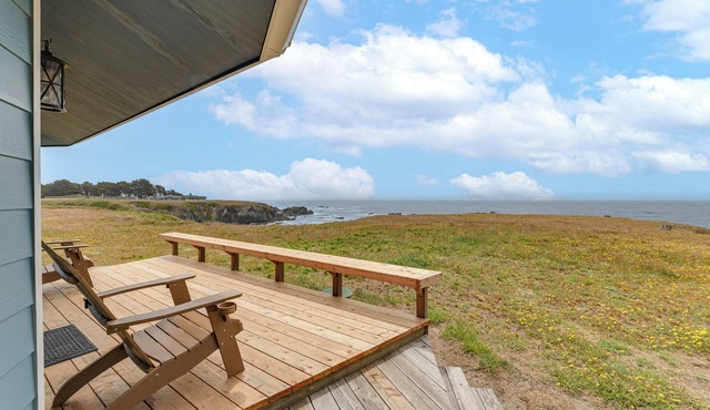 Whale Watch + Stargaze: Luxe Oceanfront Escape! in Caspar