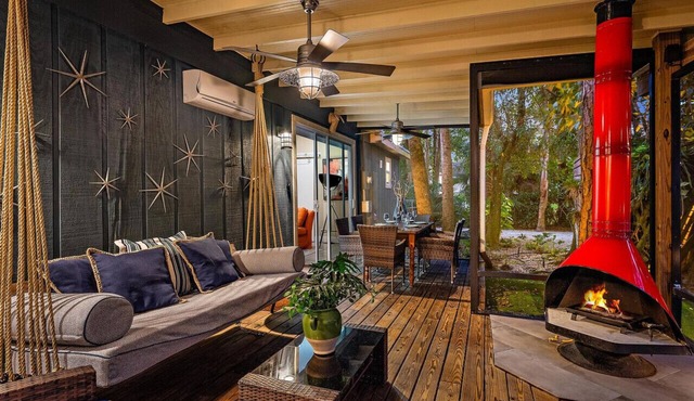 Whispering Woods Cottage - A Tranquil Escape in Jupiter
