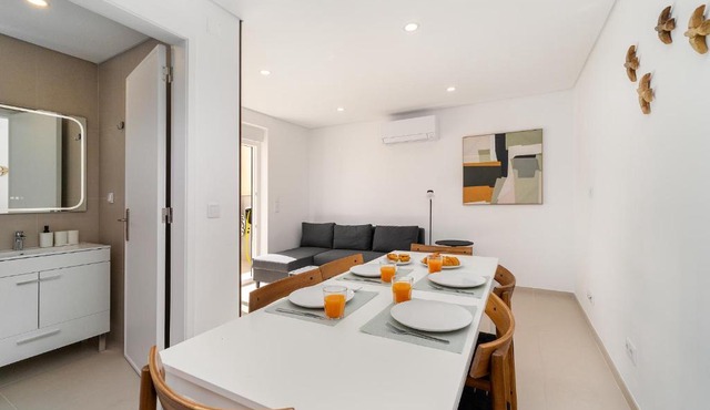 WHome Peaceful Algés Family Home away from City Noise
