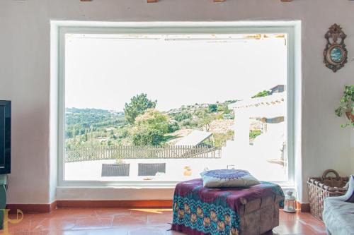 Window to the Valley in Santo Isidoro