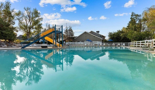 Wolf Creek | Romantic Ski Retreat | Pool + Ski in Eden