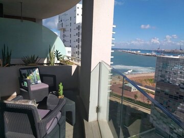 Homerez last minute deal - Amazing apartment with sea view