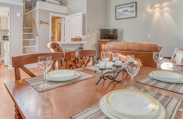 Powder Village B2 is an Inviting, Updated Sunriver Condo with Open Living Space! in Sunriver